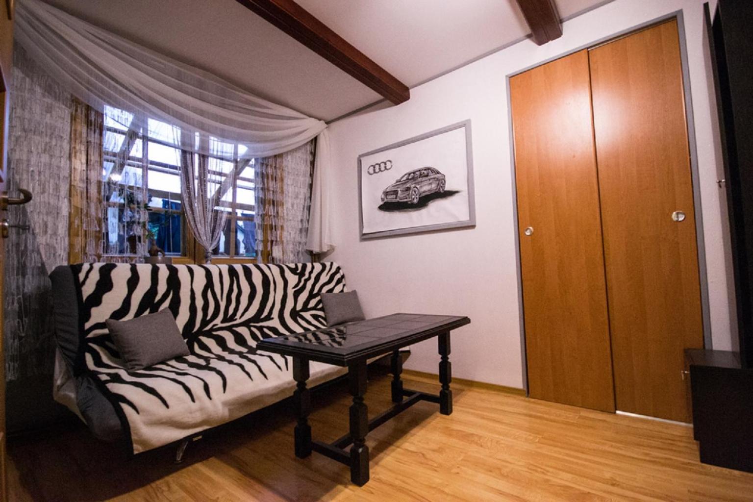 Ciukrowa Chatka Sauna & Jacuzzi Bed & Breakfast