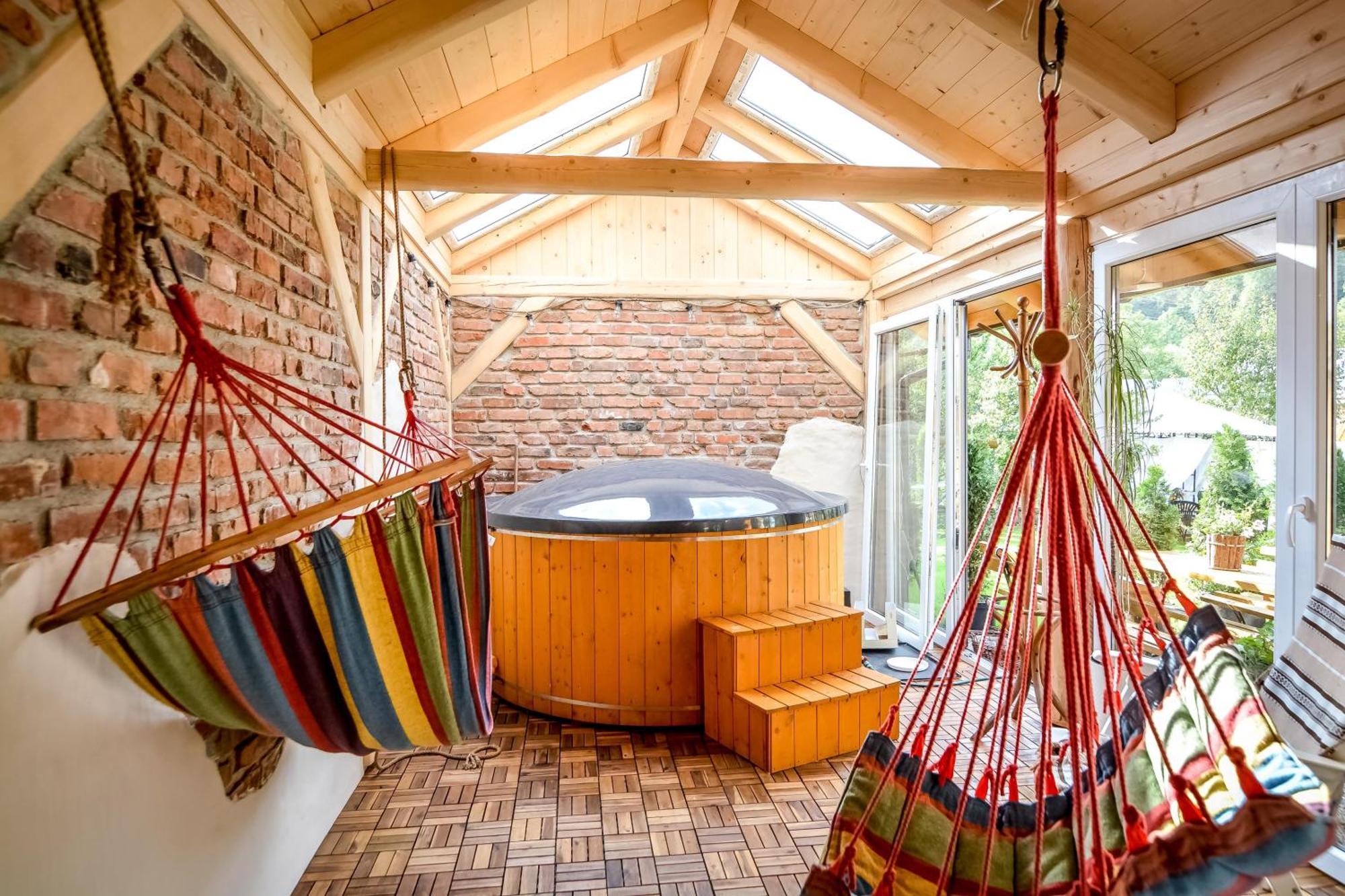 Bed & Breakfast Ciukrowa Chatka Sauna & Jacuzzi *